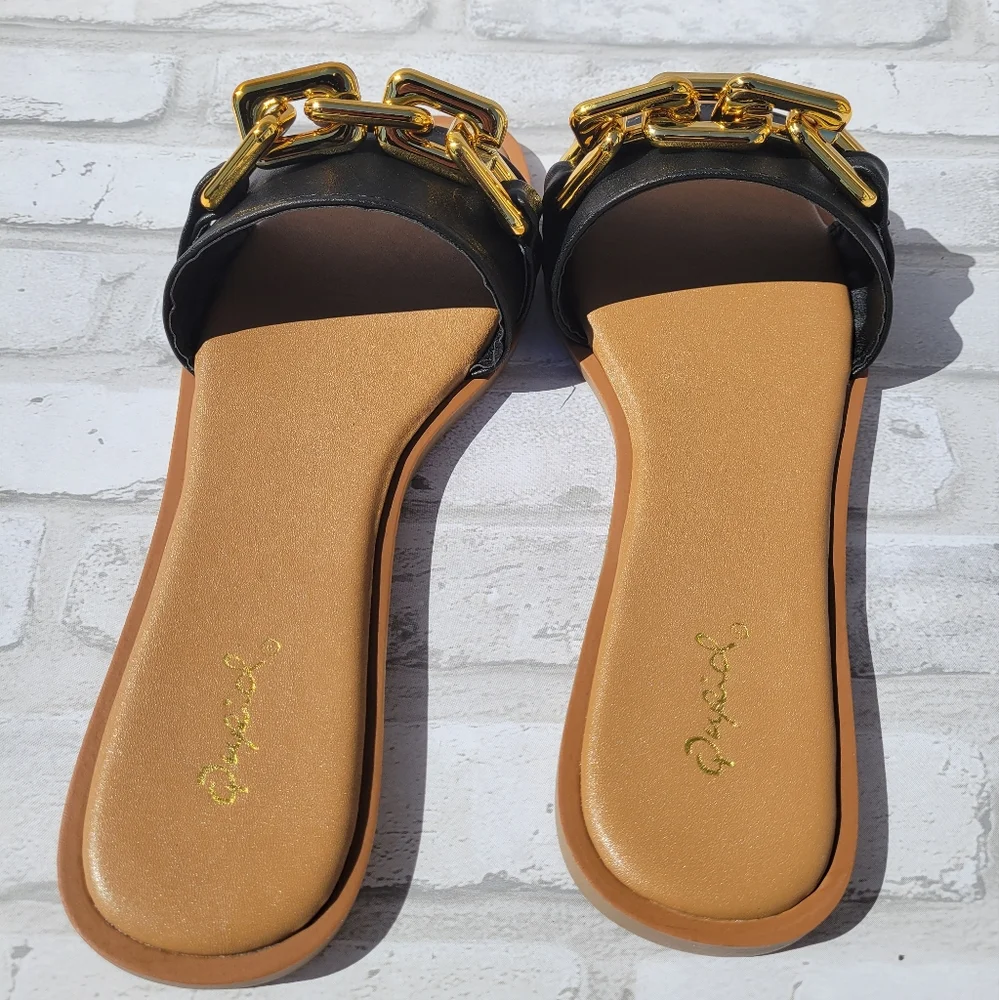 Black Sandals with Chain Link Accents - Picture 3 of 6